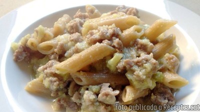 Recepta de cuina de Macarrons amb coliflor i botifarra esparracada