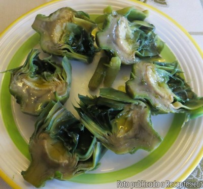 Recepta de cuina de Carxofes naturals bullides
