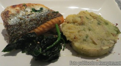 Recepta de cuina de Salmó amb trinxat i espinacs frescos