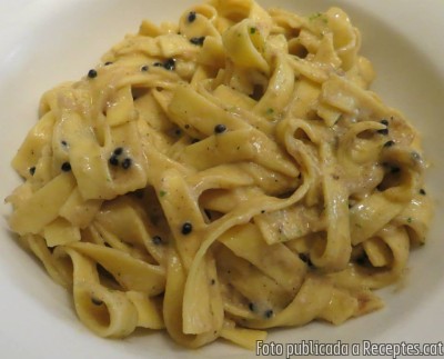 Pappardelle  amb salsa de shitakes i rovell d'ou