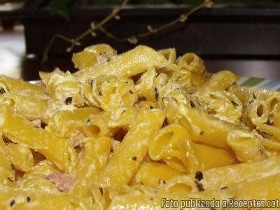 Recepta de cuina de Pasta amb curri i bacó