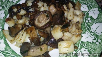 Recepta de cuina de Tastet de sèpia amb variat de bolets