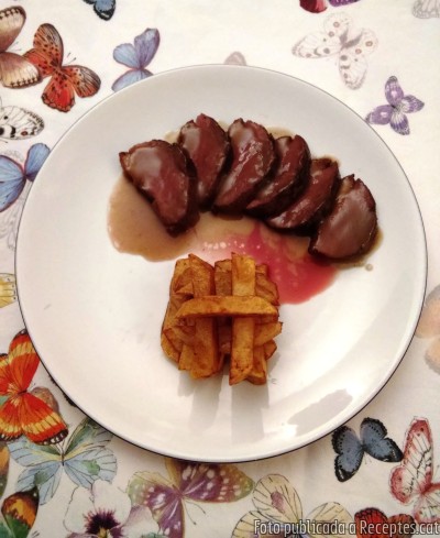 Recepta de cuina de Magret d'ànec amb salsa de castanyes i patates fregides