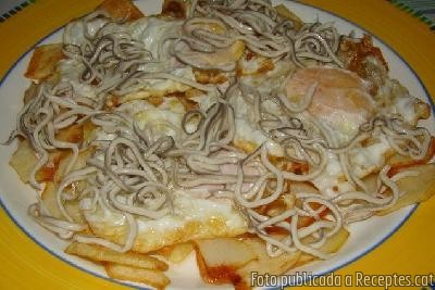 Ous fregits amb gules i patates