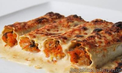 Canelons de bolets i pastanaga amb bechamel de fruits secs