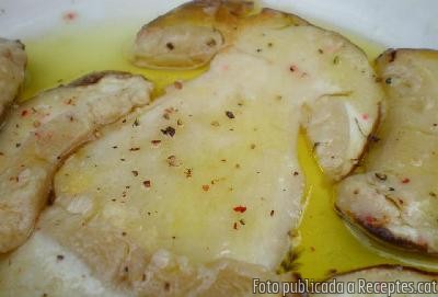 Carpaccio de ceps marinats amb llimona i oli d'oliva verge