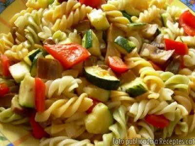 Amanida de pasta freda
