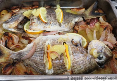 Recepta de cuina de Sards al forn amb patates i ceba