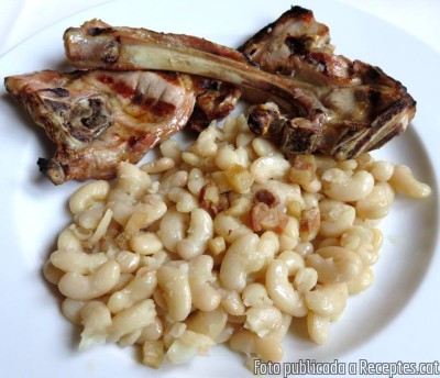 Recepta de cuina de Xai a la planxa amb mongetes del ganxet