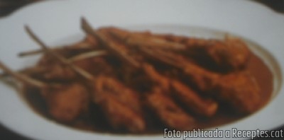 Recepta de cuina de Costelles de cabrit amb salsa
