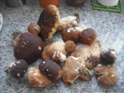 Recepta de cuina de Ceps amb botifarra negra i crua