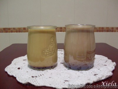 Recepta de cuina de Yogurs de xocolata i de caramel