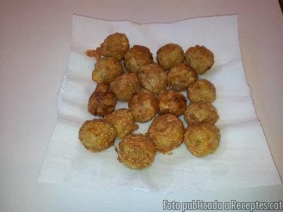 Mandonguilles de patata amb gambes