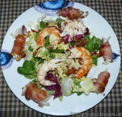 Recepta de cuina de Amanida de crustacis amb farcellets de calamars