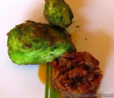 Recepta de cuina de Bacallà amb cruixent de plàncton marí i samfaina