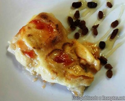 Recepta de cuina de Bacallà confitat amb melmelada de tomàquet, amb allioli i panses