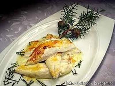Bacallà escaldat amb mussolina d'all