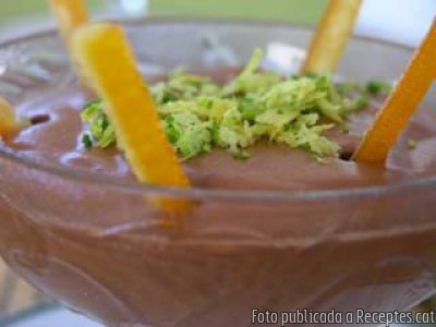 Recepta de cuina de Mousse de xocolata negra amb aroma de cítrics