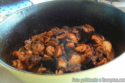 Boeuf bourguignon (bou de Borgonya)