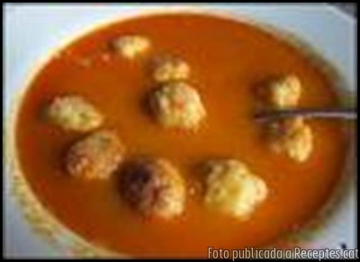 Sopa de peix amb mandonguilles  de gambes