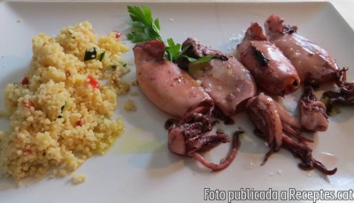 Recepta de cuina de Calamars planxa amb tabulé