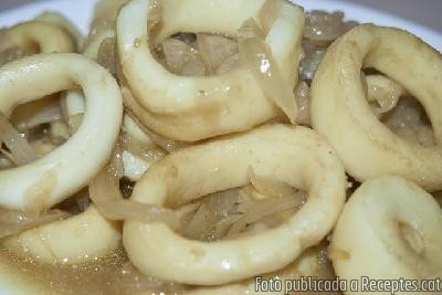 Calamars amb ceba...rico rico! Recepta de cuina de Calamars amb ceba