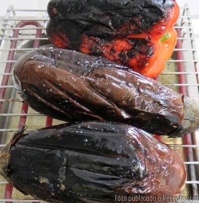 Recepta de cuina de Canelons de brandada de bacallà amb salsa de mousse d’escalivada