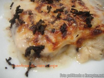 Recepta de cuina de Canelons de carn i ceps, amb beixamel de ceps, aromatitzats amb tòfona