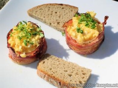 Recepta de cuina de Ous remenats amb cansalada
