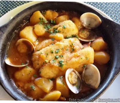 Recepta de cuina de Cassoleta de bacallà amb patates i cloïsses