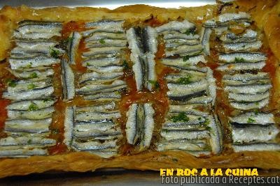 Coca de recapte amb samfaina i botifarra de pagés