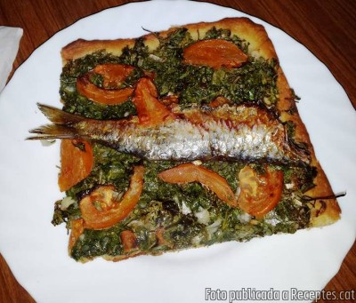 Recepta de cuina de Coca de verdures amb arengada