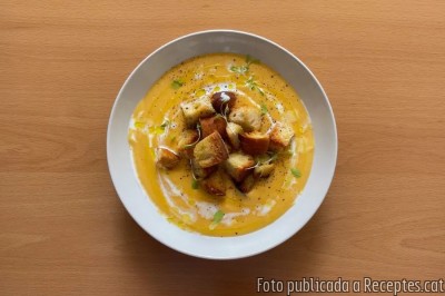 Recepta de cuina de Crema de carbassa amb turmes de xai, i crostons de pa fregit