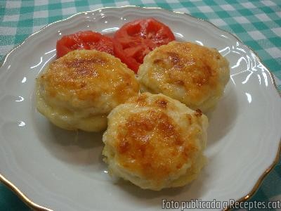 Patates farcides de bacallà