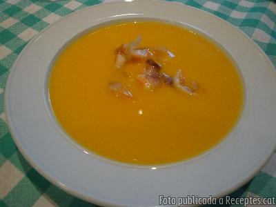 Recepta de cuina de Crema de carbassa amb farcellets de llagostins i cansalada