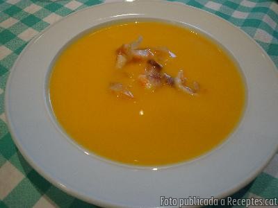 Crema de carbassa amb farcellets de llagostins i cansalada