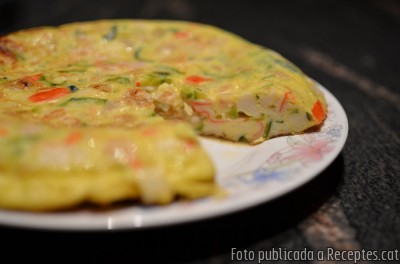 Truita de carbassó, surimi i gambetes