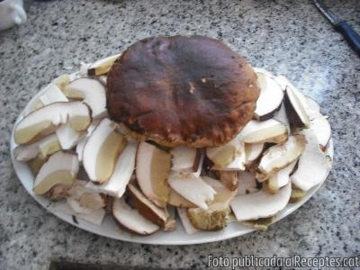 Recepta de cuina de Ceps amb botifarra negra i crua