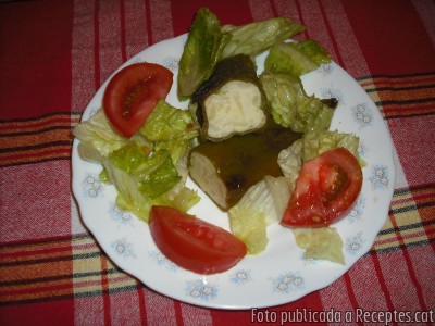 Recepta de cuina de Pebrots verds farcits de truita de patata