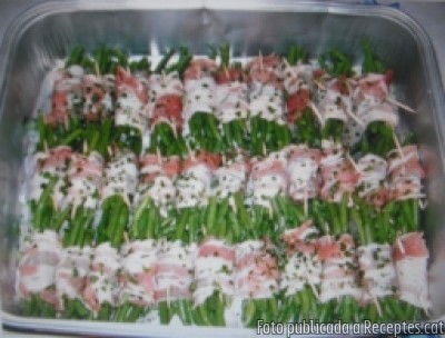 Recepta de cuina de Embolcall de mongetes tendres amb bacó