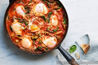 Espàrrecs Shakshuka