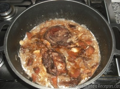 Recepta de cuina de Galtes de porc rostides amb rovellons