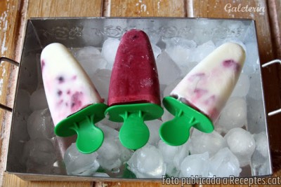 Gelat de iogurt i cireres