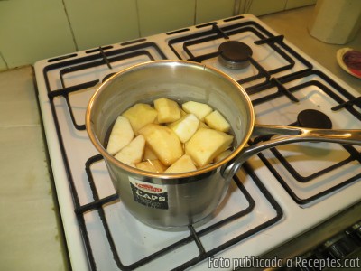Recepta de cuina de Pomes del ciri bullides