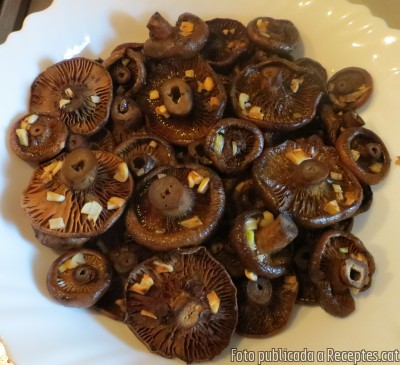 Recepta de cuina de Filet de vedella a la planxa amb rovellons gratinats al forn