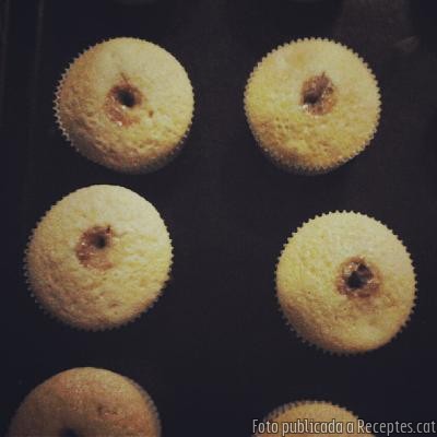 Magdalenes experimentals de vainilla amb xocolata desfeta