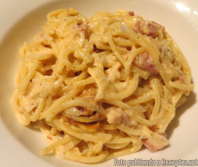 Recepta de cuina de Espaguetis a la carbonara amb ou