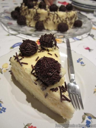 Recepta de cuina de Pastís de crema catalana amb minitrufes