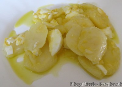Recepta de cuina de Patates amb ou dur i vinagreta