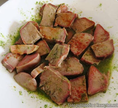 Recepta de cuina de Llengua de porc marinada amb herbes aromàtiques